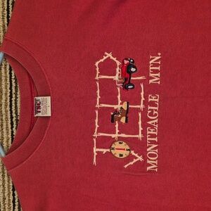 JEEP‎ Monteagle Mtn Dark Pink Embroidered Cotton USA Mens Graphic T Shirt Large